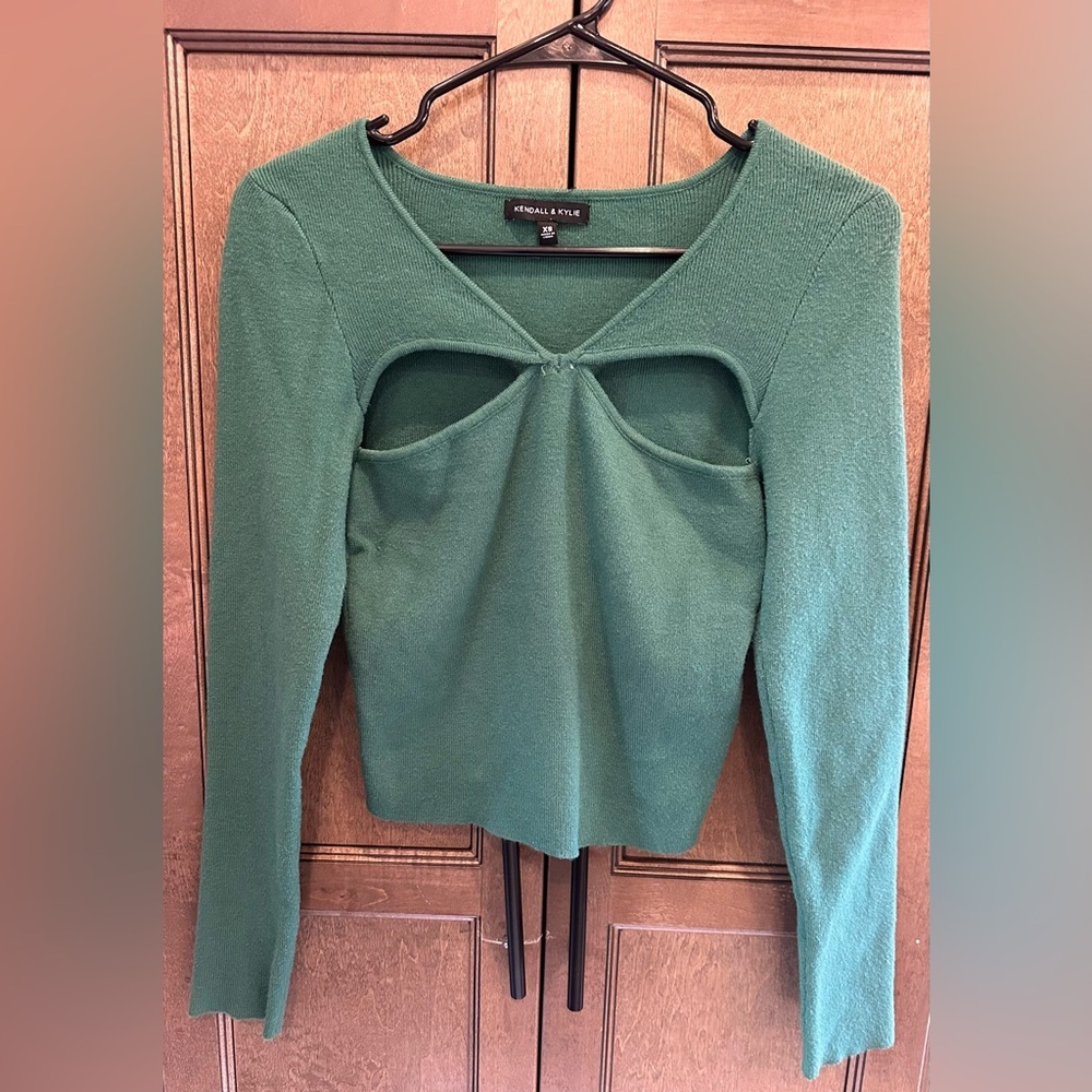 Kendall & Kylie Green Long Sleeve Cutout Top